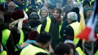 Virginie Efira enfile le gilet jaune dans "Les Braises" de Thomas Kruithof sur le mouvement qui a enflammé la France en 2018