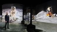 "Destination Lune" à l'Atelier des lumières : cosigné par Tom Hanks, un voyage pas vraiment immersif, mais un vibrant plaidoyer pour la science et l'esprit humain