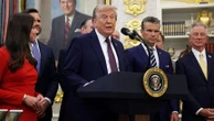 Donald Trump affirme que les Etats-Unis ont tiré sur un "bateau transportant de la drogue" qui avait quitté le Venezuela