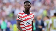 Donald Trump remercie la Fifa d'avoir annulé le carton rouge infligé à l'Américain Folarin Balogun au Mondial