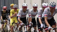 Tour de France 2025 : tueurs d’échappées, porteurs de bidons, poissons-pilotes… Les héros de l’ombre mis à l’honneur par le prix du super-équipier