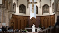 Le christianisme reste la première religion du monde, mais l'islam et les non-croyants en forte croissance, selon une étude sur les religions