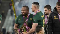 Rugby : pourquoi le Sud-Africain Asenathi Ntlabakanye a-t-il été appelé pour la tournée en Europe malgré un contrôle antidopage positif ?