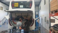 "La différence de coût énergétique est énorme" : à Villefranche-sur-Saône, une usine transforme des bus thermiques en électriques