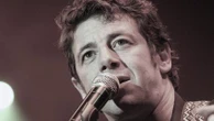 Patrick Bruel reste libre sous contrôle judiciaire stricte