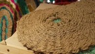 Provence : immersion dans l'art du Scourtin, au cœur de la dernière fabrique traditionnelle de ce produit qui a su se réinventer