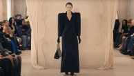 Haute couture automne-hiver 2025-2026 : Demna tourne la page de Balenciaga avec une collection épurée, sculpturale et toujours un rien irrévérente