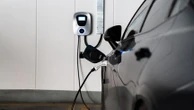 "C'est clairement économique" : jusqu'en 2027, l'État aide les copropriétés à installer des bornes de recharge électrique dans les parkings