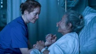 "En première ligne" : une soirée dans un service hospitalier avec une infirmière au bord du burn-out