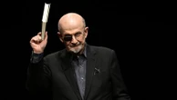 L'écrivain Salman Rushdie se dit "satisfait" de la condamnation de son agresseur à 25 ans de prison