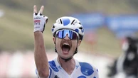 Vuelta 2025 : Jay Vine vainqueur de la 10e étape, UAE Team Emirates-XRG poursuit sa razzia et force Jonas Vingegaard à récupérer le maillot rouge