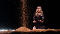 "C'est décevant par rapport aux attentes" : les Eurofans français "éblouis" par la performance de Louane, mais dépités par sa septième place
