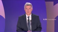 Démission de Sébastien Lecornu : "Qu'il y ait une nouvelle élection présidentielle plus tôt, pourquoi pas", réagit Fabien Roussel