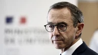 "Voter pour la chute du gouvernement, ce serait voter contre les intérêts de la France", prévient le ministre de l'Intérieur et patron de LR, Bruno Retailleau
