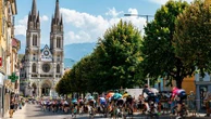 "On y aurait jamais pensé !" : de passage pour la première fois dans les Alpes françaises, la Vuelta réjouit les habitants de Voiron, ville d'arrivée de la 4e étape
