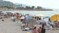 Menton : pourquoi la ville et ses plages sont devenues un passage obligé pour les touristes italiens