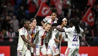 Ligue des champions : les Lyonnaises cartonnent face à Sankt Pölten, le Paris FC sombre à Chelsea