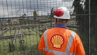 Un roi du sud du Nigeria réclame 12 milliards de dollars en justice à Shell pour pollution pétrolière