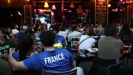 "Heureusement pour le coach, on perd 6-4 et pas 4-0" : les supporters français entre amertume et fierté après la défaite en petite finale