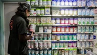 Laits contaminés : enquête européenne sur les retraits "silencieux" de produits Nestlé