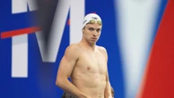 "Retrouver cette énergie qui nous pousse dans l'eau" : Léon Marchand prêt à replonger en France, deux ans après l'ivresse olympique