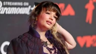 La chanteuse Lola Young annule ses évènements à venir après s'être effondrée sur scène