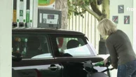 "C'est un peu compliqué quotidiennement" : la flambée des prix des carburants désespère les usagers