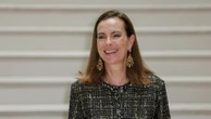 La comédienne Carole Bouquet, victime d'un malaise sur scène à Paris, sera de retour dès jeudi soir, affirme La Scala