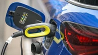 "Ça a été le déclencheur" : face à l'envolée des prix à la pompe, le marché des voitures électriques d'occasion décolle chez les concessionnaires