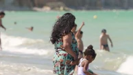 Vacances d'été : 200 000 enfants et leur parents partent à la plage grâce au Secours populaire