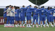 Coupe du monde : recueillement et match d'entraînement sous la pluie pour les Bleus au lendemain de la victoire contre l'Irak