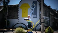 "Je le respecte totalement" : comment la légende Bernard Hinault est-elle perçue par les coureurs français du Tour de France ?