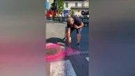 Il sécurise les routes du Tour de France avant le passage des coureurs