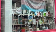 "C'est la fin de la démocratie quand on commence à interdire des livres" : la librairie engagée Violette and Co victime de harcèlement après une vitrine sur la Palestine