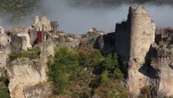 Tarn : à la découverte de la forteresse de Penne, postée au sommet d'un rocher depuis le Moyen Âge