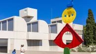 À Barcelone, la Fondation Miró fête ses 50 ans avec des festivités s'étalant sur une année sous le slogan "Pour les gens de demain".