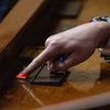 Fin de vie : votre député a-t-il voté pour ou contre l'aide à mourir ? Découvrez-le dans notre moteur de recherche