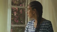 "Clarissa" ou quand Mrs. Dalloway arrive au Nigeria : les cinéastes jumeaux Arie et Chuko Esiri signent une œuvre contemplative portée par la tendre mélancolie de Sophie Okonedo à la Quinzaine des cinéastes