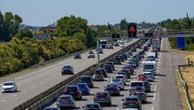 Les concessions d'autoroutes vont être "renouvelées" avec un "cadre plus exigeant", annonce le ministre des Transports
