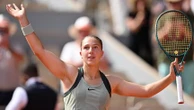 Le résumé de l'énorme performance de Diane Parry, qui s'offre la 6e mondiale au terme d'un combat acharné et passe en 8es de finale à Roland-Garros
