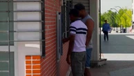 Distributeurs de billets : quand les mairies se substituent aux banques