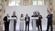 Prime carburant, soutien aux "grands rouleurs" et aux aides à domicile... Ce qu'il faut retenir des annonces du gouvernement sur la hausse des prix à la pompe
