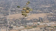 "L'important est que l'assistance arrive par toutes les différentes routes" : pour les ONG, les largages d'aide humanitaire ne suffisent pas