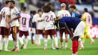 "On s'est effondrés, on a été broyés", réagit Bixente Lizarazu après la défaite des Bleus contre l'Espagne en demi-finale de la Coupe du monde