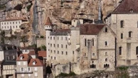 Lot : à la découverte de Rocamadour, magnifique cité médiévale à flanc de falaise