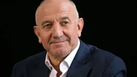 Philippe Claudel accuse le magazine Vogue de "participer à la promotion d'une forme de pédophilie"