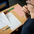 Passer le bac à 13 ans, "dans ma tête c'était assez normal", se souvient Pierre-Antoine