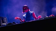 Vieilles Charrues : il n'y a qu'en France que la venue de la DJ russe Nina Kraviz "pose souci", déplore le programmateur du festival