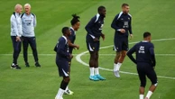 Éliminatoires du Mondial de foot 2026 : "Il va falloir vraiment faire attention à la forme athlétique" des Bleus, estime Bixente Lizarazu