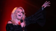 Mort de Bonnie Tyler : la petite histoire derrière l'énorme tube "It's a Heartache" de la chanteuse à la voix éraillée